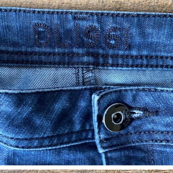 DL1961 premium denim Grace high rise cropped jeans. - Picture 11 of 14